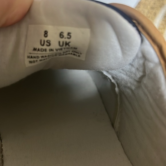 Disney (Bradford Exchange) Women’s Canvas size(8) shoes - Picture 5 of 11